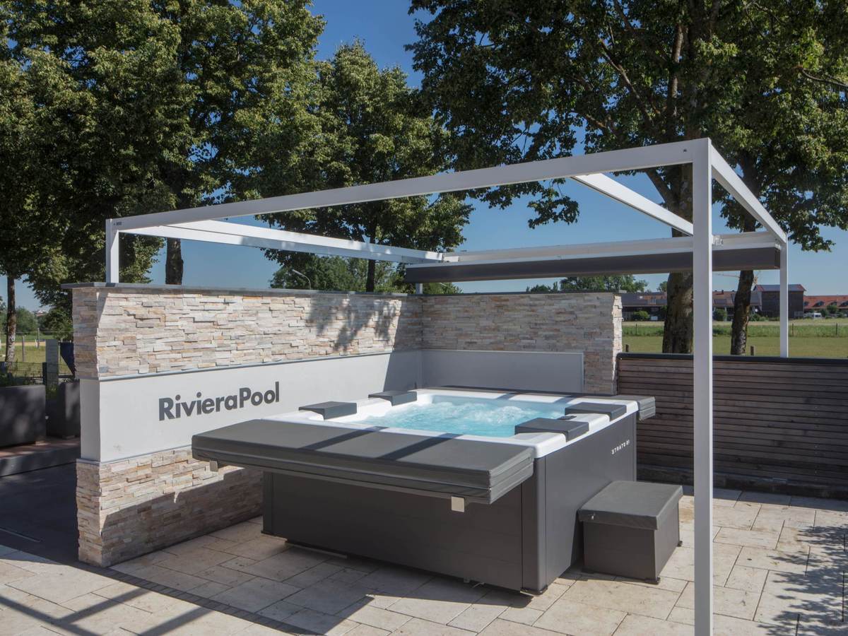 RIVIERA POOL